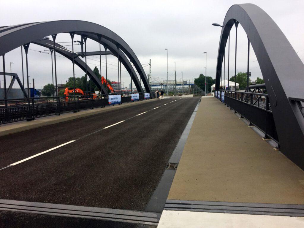 New construction of Waltershofer bridges